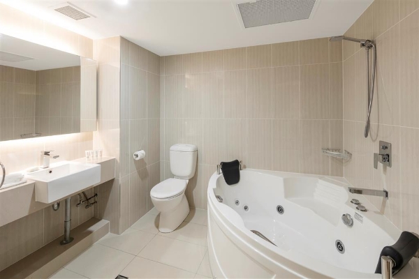 PLUS HOTEL DIANA (Brisbane)